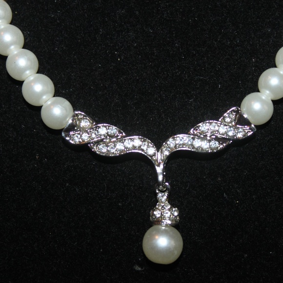 Nwt:Brides Wedding Cz & Pearls(Faux)white Necklace - Picture 2 of 5